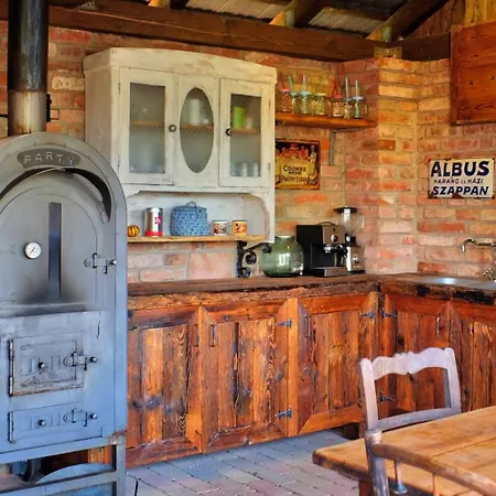 Vintage Vendeghaz Guest house *